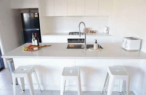 Shell Cove House | Less than 5min drive to the beach, fishing, snorkelling, restaurants, shop etc