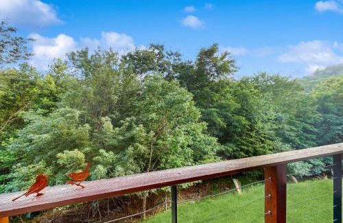 Seven Devils Apartment | Let's Stay Getaway