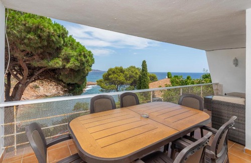 Salionc Apartment | LETS HOLIDAYS Apartment with sea views in cala salions