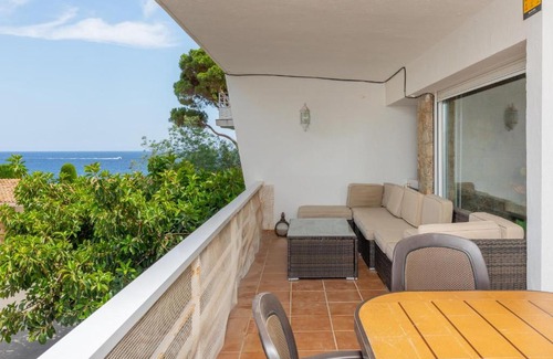Salionc Apartment | LETS HOLIDAYS Apartment with sea views in cala salions