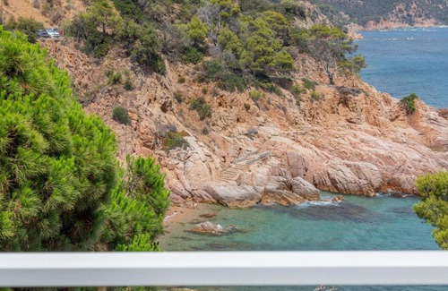 Salionc Apartment | LETS HOLIDAYS Apartment with sea views in cala salions