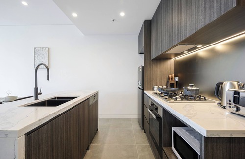 Lidcombe Apartment | Lidcombe Chic 1-bedroom with AC and WiFi in fantastic location