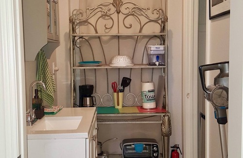 Bressi Ranch Apartment | Light & Bright Business Traveler Delight w/mini Kitchenette