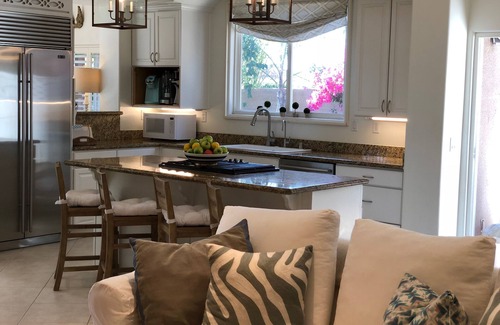 Country Club House | Light-Filled Luxury in Best Location of La Jolla