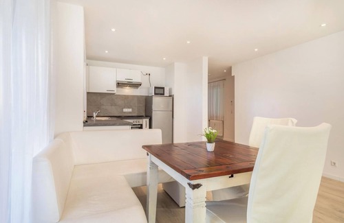 Enzisweiler Apartment | Light-flooded and Modern Apartment “Gartenstraße” with Terraces and Garden