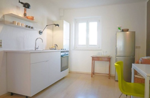 Pradl Apartment | Lightland - apartment with garden and parking