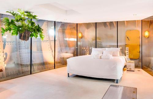 Amsterdam North Boat Rental | Lightship Amsterdam