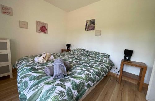 Brantome-en-Perigord House | Lilas - Spacieuse maison 10 pers Jardin BBQ