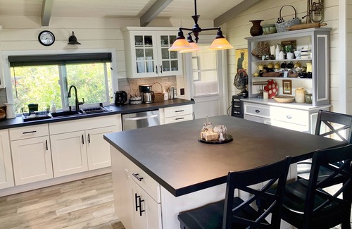 Waimea House | Lilikoi Cottage - In The Heart of Lovely Waimea