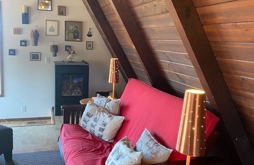 Roads End House | Lincoln City/Road's End Furnished Oregon Coast Cozy Home for Rent