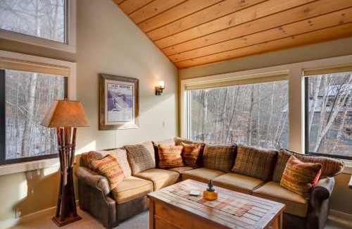 Lincoln Apartment | Lincoln Condo with Balcony and View Less Than 2 Mi to Loon Mtn