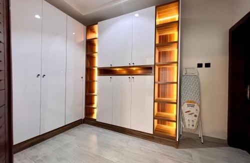 Accra Apartment | Lindsay Apartments - Diamond Block