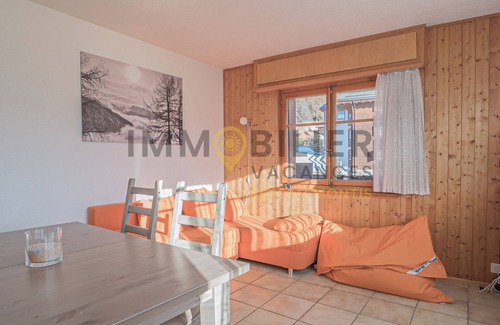 Chandolin Apartment | Linen is not included in the service. We provide, if desired, linen packages including bed linen, ba