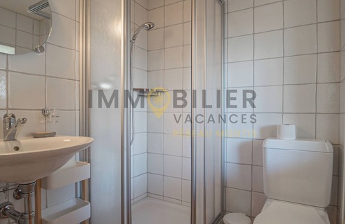 Chandolin Apartment | Linen is not included in the service. We provide, if desired, linen packages including bed linen, ba