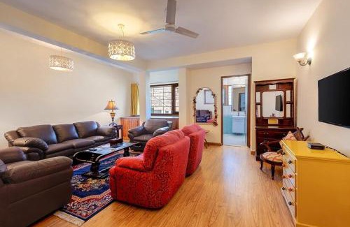 Gagar Villa | Lions Den Terrace Wing 4 BD Villa cook staff