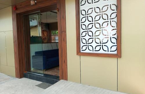 Airoli Hotel | Lipika Residency