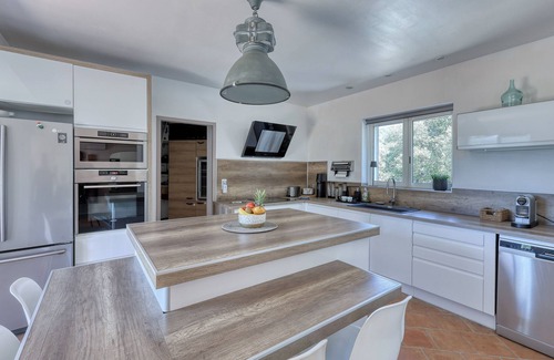 Sollies-Toucas House | Listed Provencal villa with magnificent view and swimming pool - 25 mn from sea