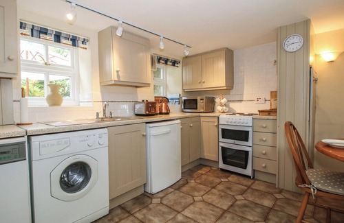 Trefonen Cottage | LITTLE BARN, pet friendly, character holiday cottage in Trefonen