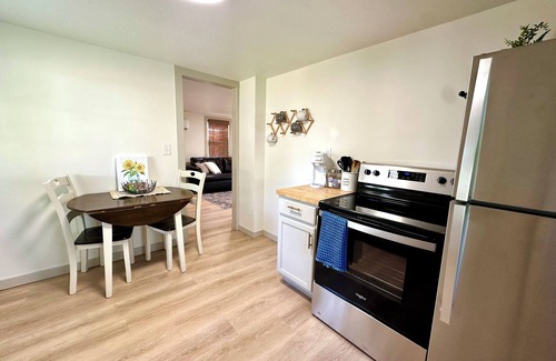 Kirksville Cottage | Little Blue Cottage - Charming 1-bedroom cottage in Kirksville