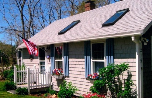 Wellfleet Cottage | Little Dipper: charming 2 BR cottage close to conservation area and bay beaches