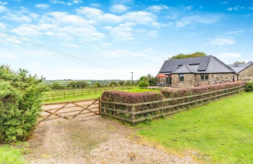Crynant House | Little Hill End Stables - Reynoldston