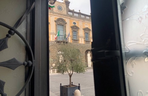 Nepi House | Little House in the Square