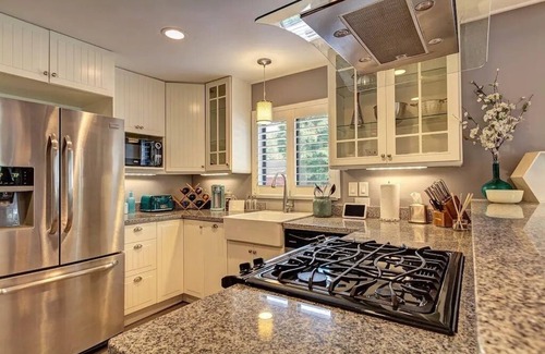 Littleton House | Littleton Cottage🏡2 blocks to Main🛍️Pets🐶Fenced Yard♨️Firepit🤑0 Cleaning & Pet Fee