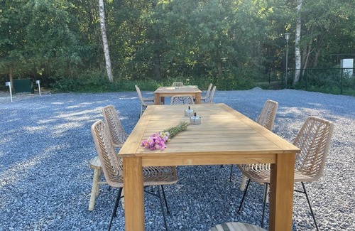 Municipality of Tilburg Apartment | Live close to campus without breaking the bank! This comfy spot is just a short nature walk from University Tilburg. A small but smartly designed 7 m² room with a cozy hotel bed, fast internet, and a desk for your laptop.