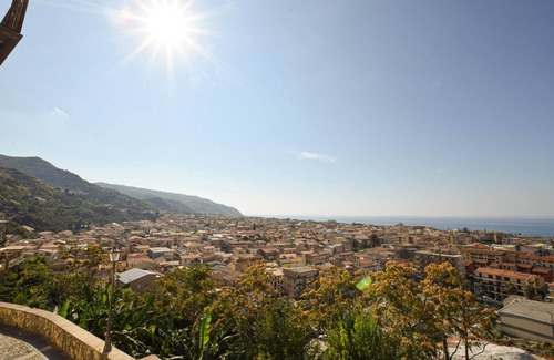 Amantea Apartment | Live in style in this beautiful vacation apartment with sea view in Amantea.