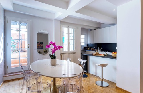 Santo Spirito Apartment | Live like a local: Chic, 😃 Happy, Center Florence, Terrace💕walk to monuments