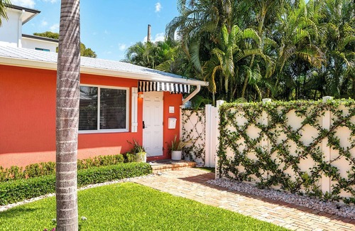 Delray Beach Cottage | Live like a local in this chic little cottage with a private porch!