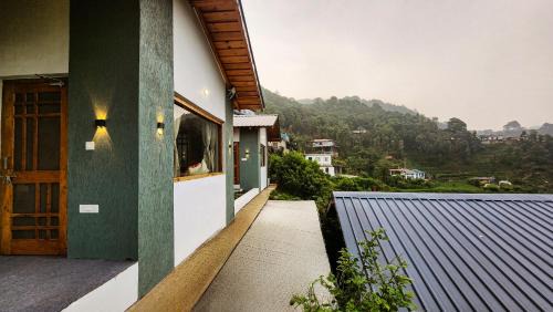 Kasiyalekh House | LiveAway Mukteshwar, Nainital by PACK