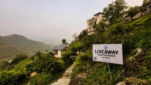 Kasiyalekh House | LiveAway Mukteshwar, Nainital by PACK