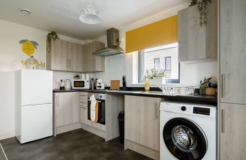 George Green Apartment | Livestay Modern One Bed Apartment with Parking