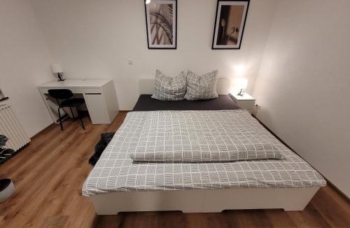 Schorndorf Apartment | Living Flat, eine Wohnung mit zwei Schlafzimmern und Balkon