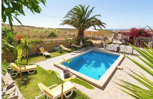 Callao House | Living Lodge Portugal - Pool w/Private Bathroom