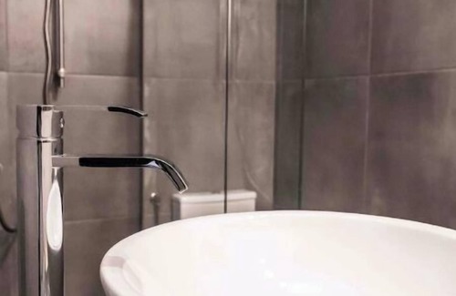 Callao House | Living Lodge Portugal - Pool w/Private Bathroom