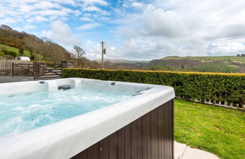 Glandyfi House | Llety'r Buarth in Aberystwyth