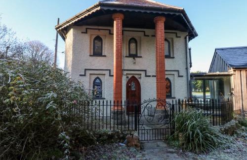 Newport House | Llwyngwair Lodge