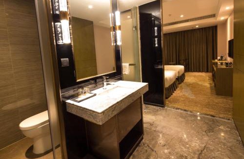 Pearl River Delta Hotel | lnsail Hotel Shenzhen Luohu Port Railway Station