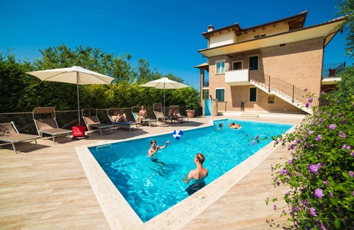 Cupra Marittima Apartment | Lobster Suite - Luxury Residence Marano 350 mt. from the sea with Pool, Gymnasium