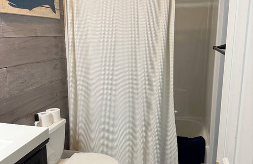 Columbia Cottage | Located on the Albemarle Sound, this family-friendly home has room for everyone!