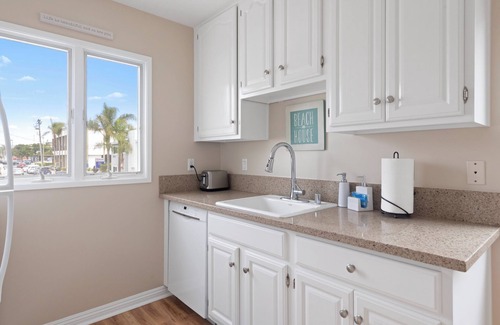 The Strand Apartment | Location! Location! Location!