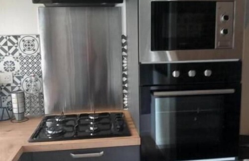 Champs House | Location Saisonnière en Pierre à 2 pas de la Forêt Avec Terrasse Privative