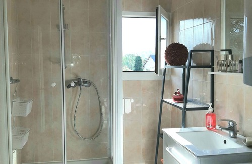 Aix-les-Bains Apartment | Location T2 - 46 m2 Pour Curistes au Calme, au Bord du lac D'aix-les-bains