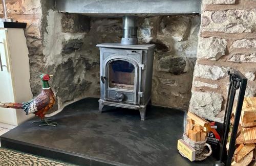 Drumnadrochit House | Loch Ness village cottage for 2 with free parking & pets welcome