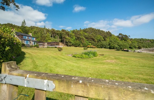 Tighnabruaich Villa | Loch View House - Seven Bedroom Villa, Sleeps 16