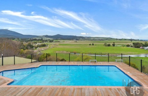 Merrijig Apartment | Lodge by the River - Studio 5