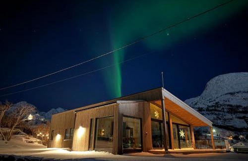 Sørvagen Villa | Lofotenvilla by the sea - Luksuriøs sjøvilla I naturskjønne omgivelser