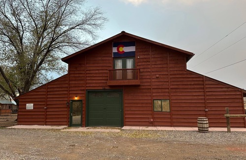 Lazear House | Loft apartment on a horse ranch